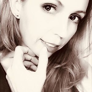 Meet your Posher, Cheri